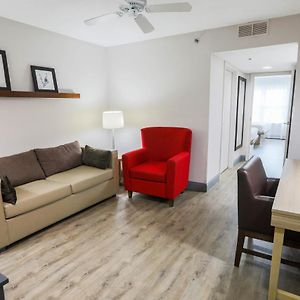 One-Bedroom King Suite Non-Smoking